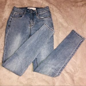 HIGH WAISTED SKINNY JEANS